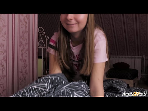 ❤️ UBlondie Ufunxa ubunzulu be-BFF yakhe kwaye Ufumana iCum emlonyeni wakhe ❤️  kwi-xh.xxx-wow-net.ru ❌️